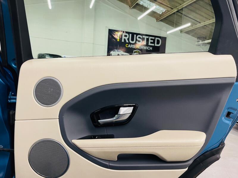 LAND ROVER RANGE ROVER EVOQUE