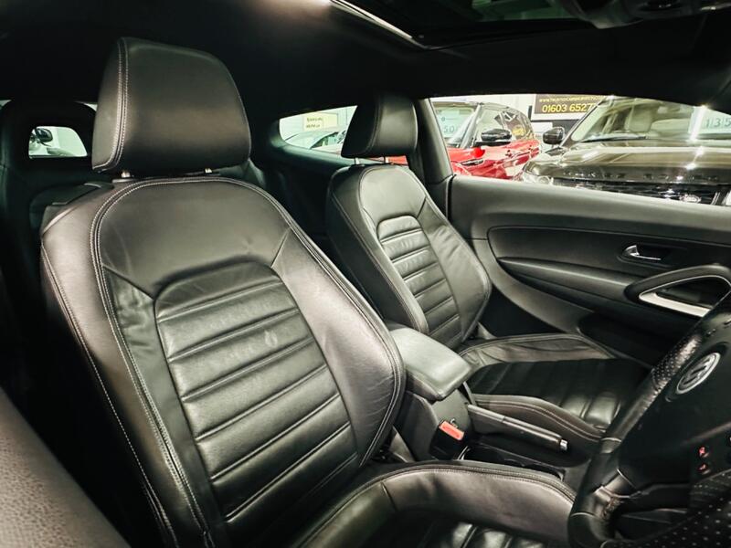 VOLKSWAGEN SCIROCCO