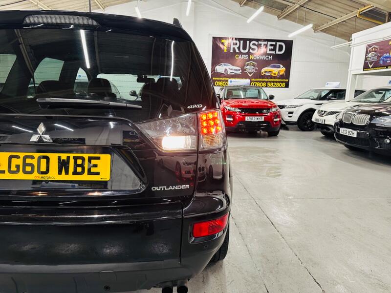 MITSUBISHI OUTLANDER