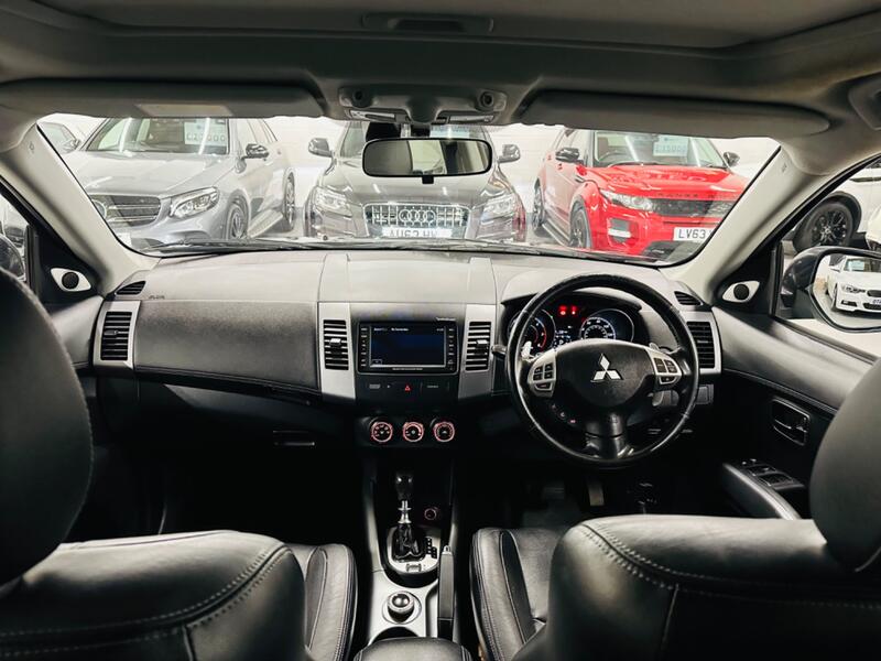 MITSUBISHI OUTLANDER