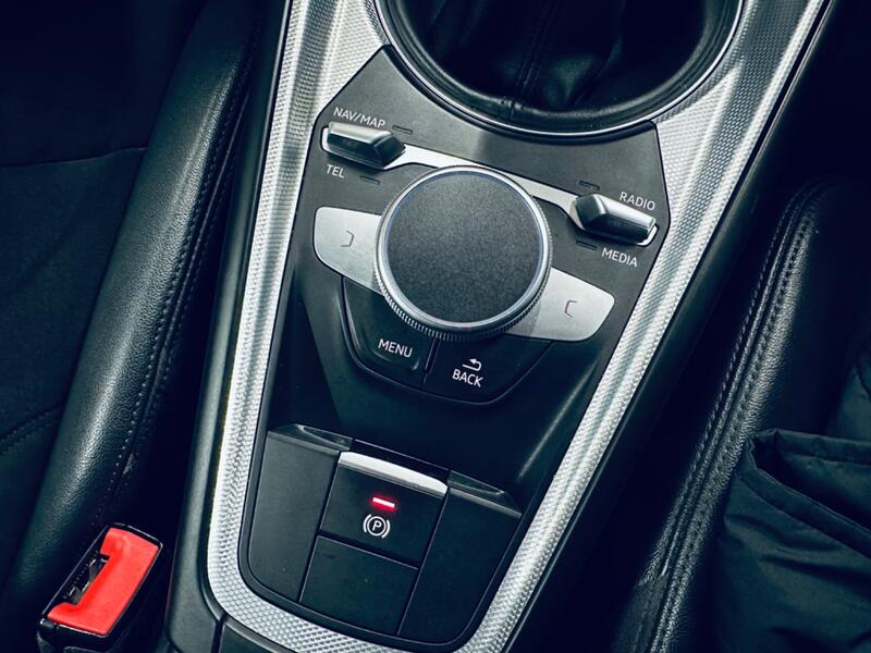 AUDI TT
