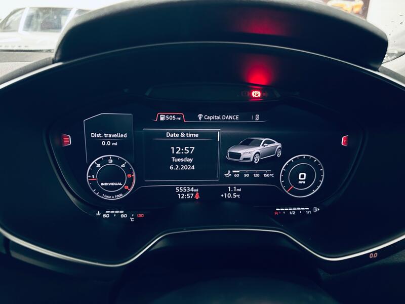 AUDI TT