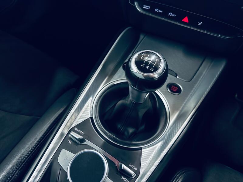 AUDI TT