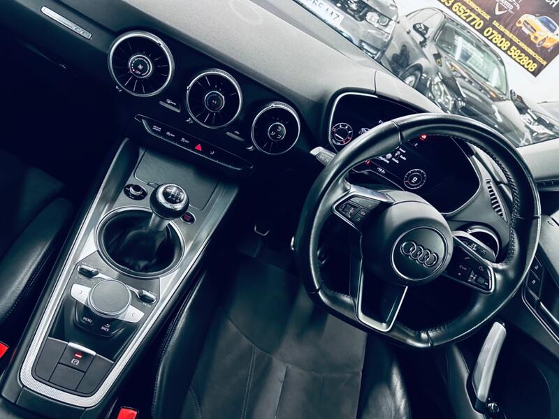 AUDI TT