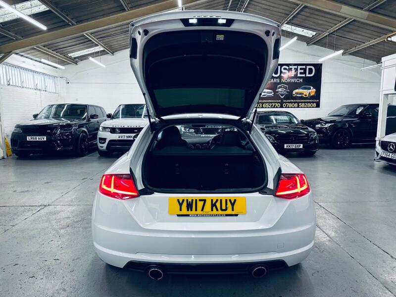 AUDI TT