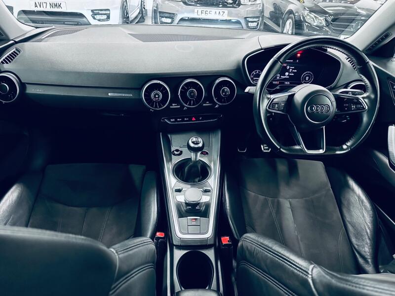 AUDI TT