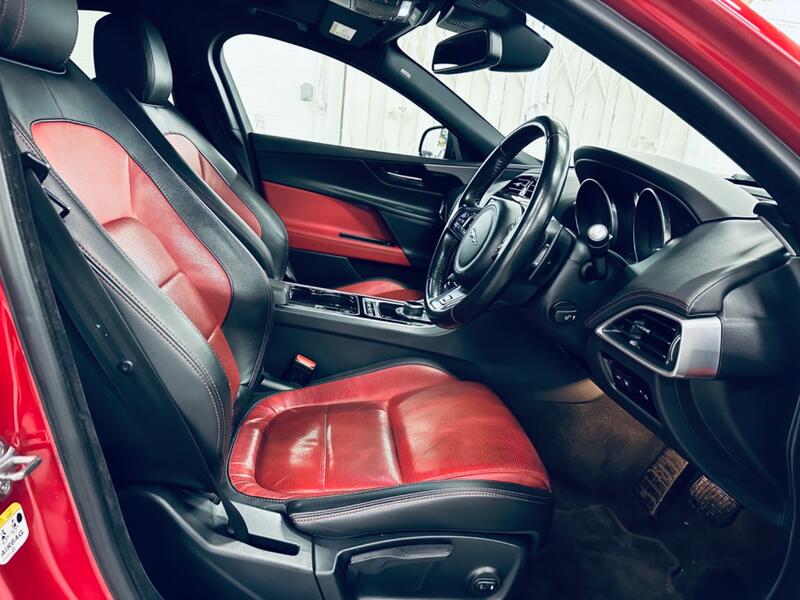 JAGUAR XE