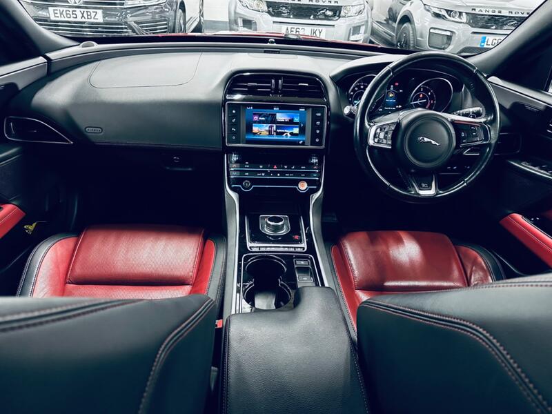 JAGUAR XE
