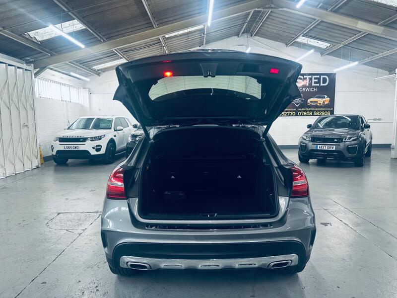 MERCEDES-BENZ GLA CLASS
