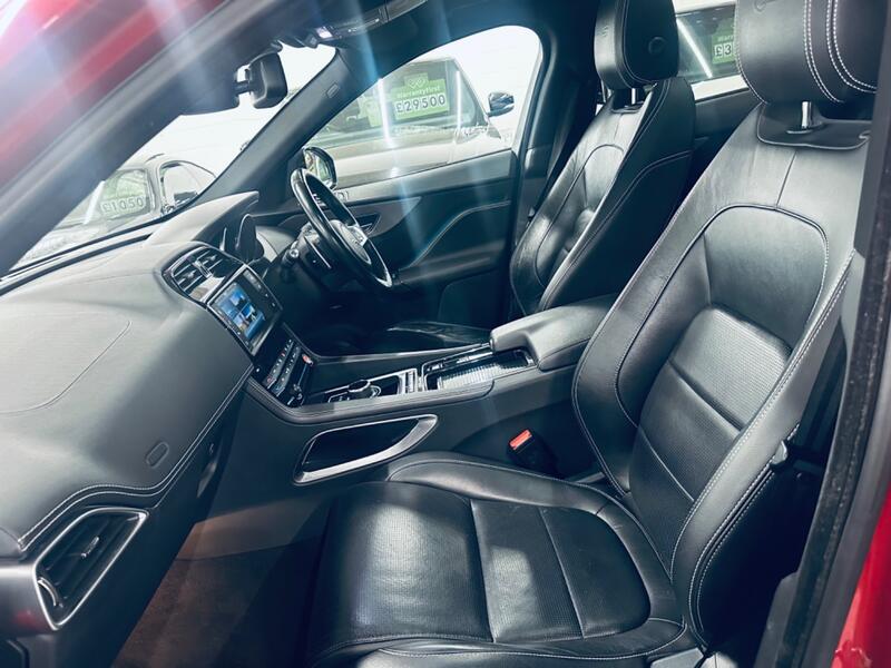 JAGUAR F-PACE