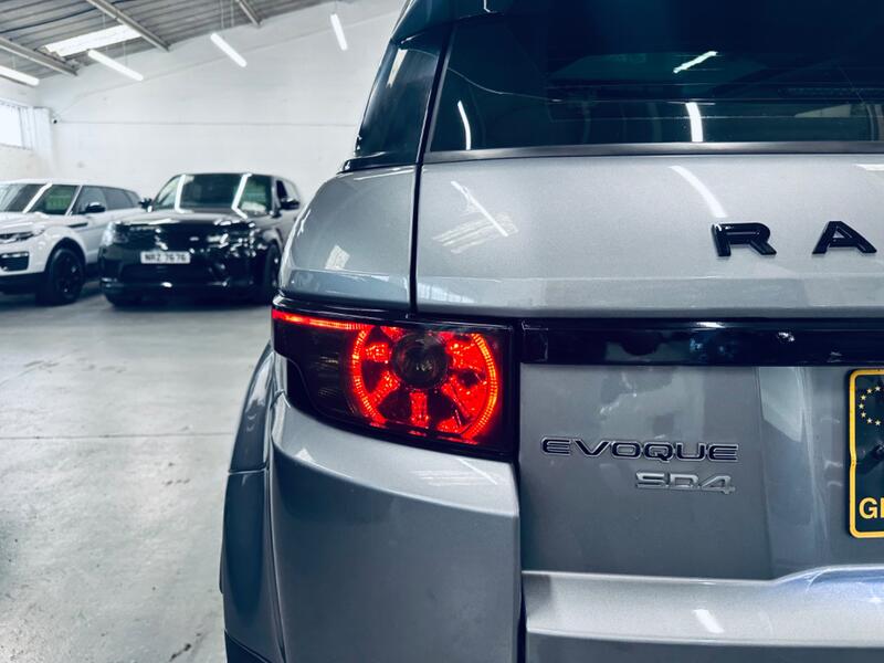 LAND ROVER RANGE ROVER EVOQUE