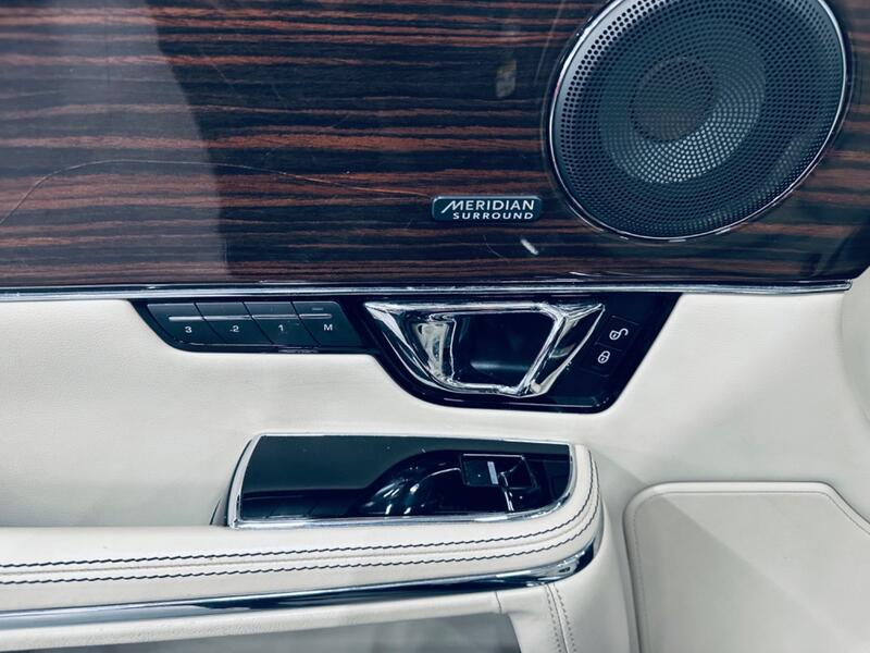JAGUAR XJ