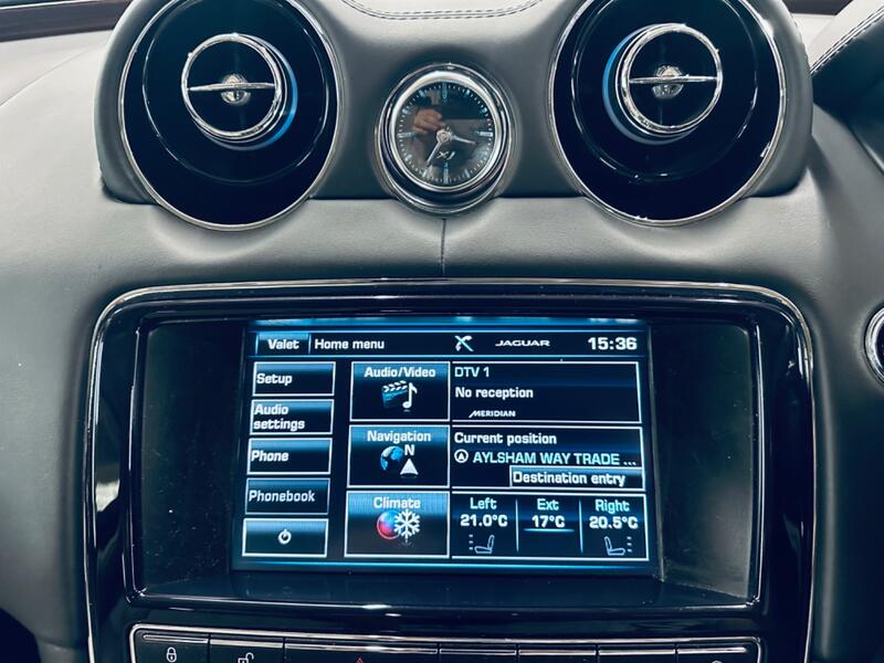 JAGUAR XJ
