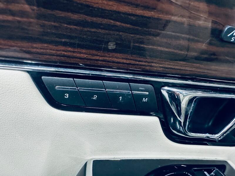 JAGUAR XJ
