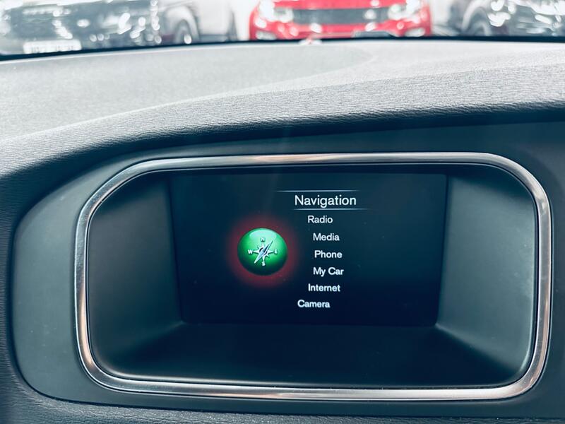 VOLVO V40