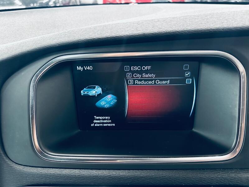 VOLVO V40