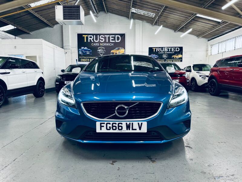 VOLVO V40