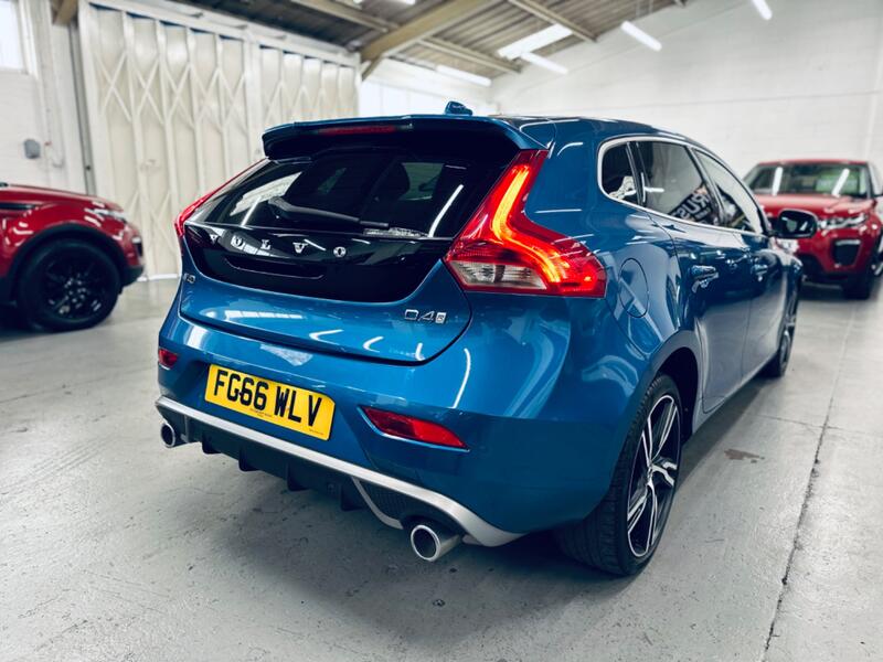 VOLVO V40