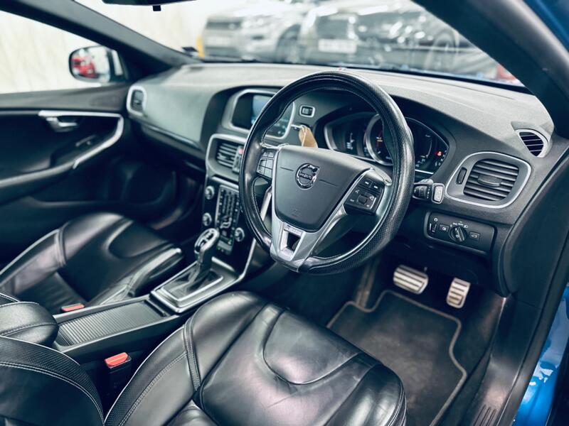 VOLVO V40