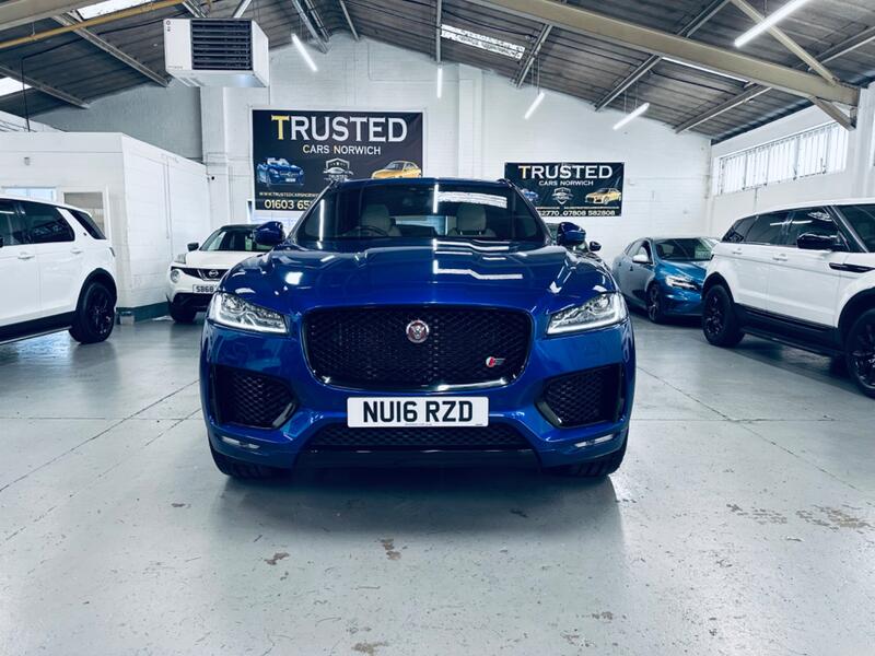 JAGUAR F-PACE