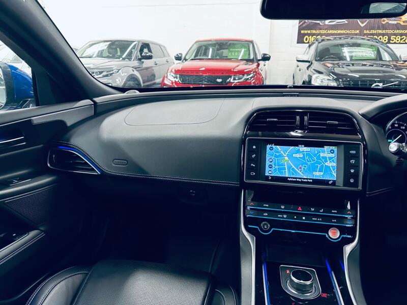 JAGUAR XE