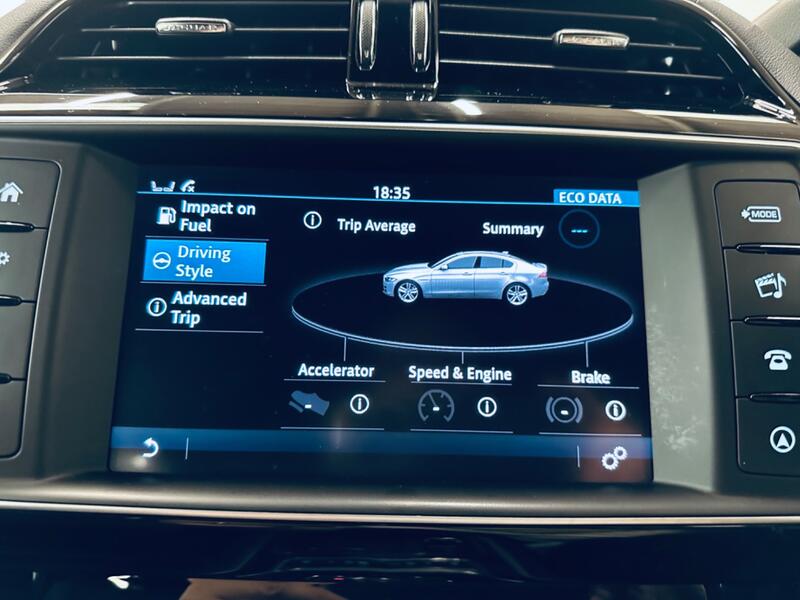 JAGUAR XE