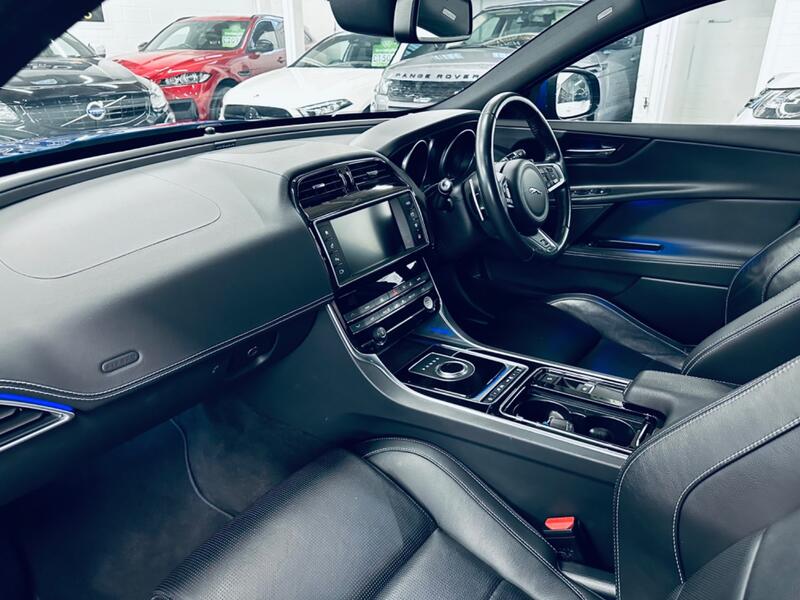 JAGUAR XE