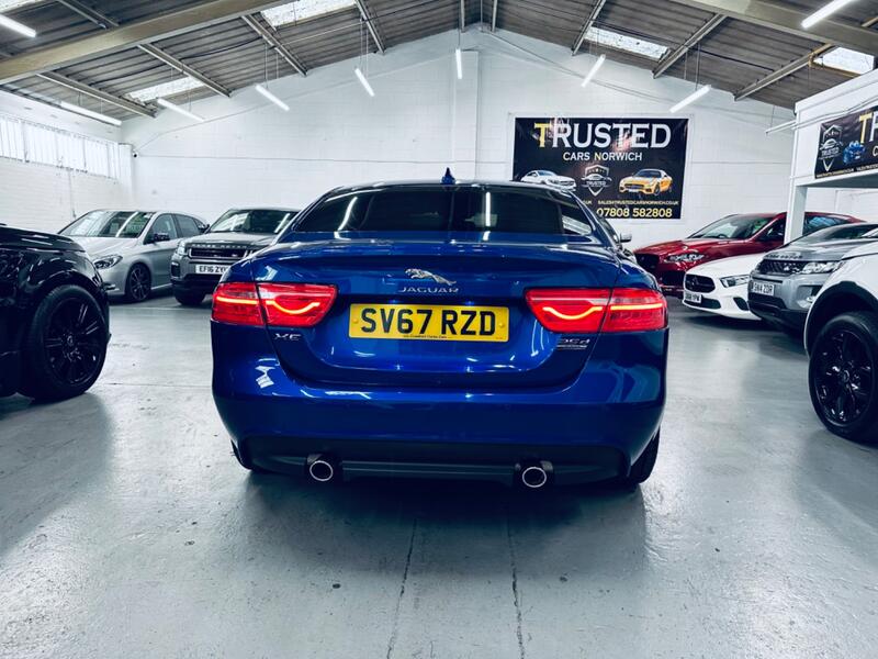 JAGUAR XE