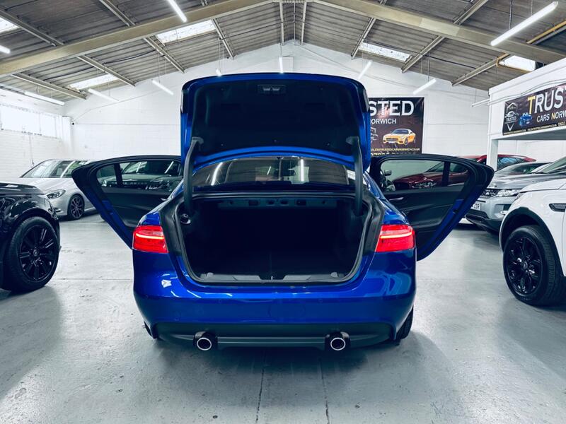 JAGUAR XE