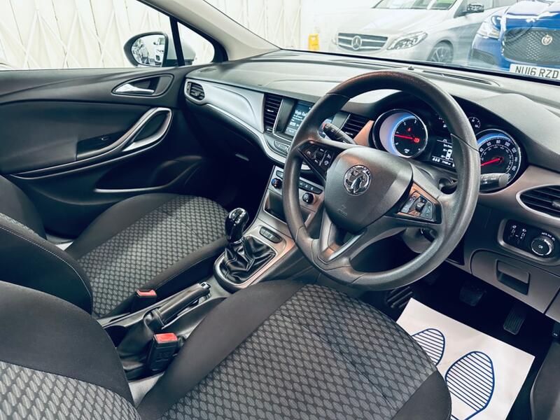 VAUXHALL ASTRA