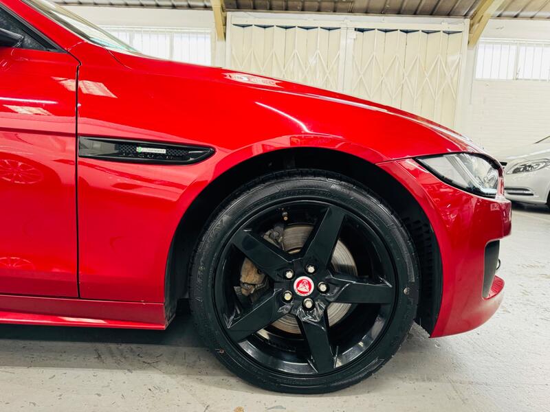 JAGUAR XE