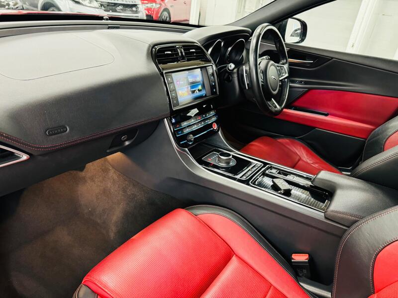 JAGUAR XE