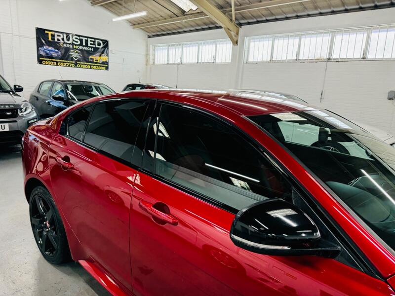 JAGUAR XE