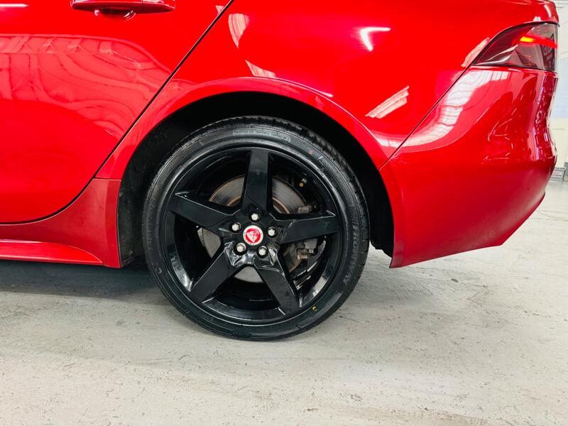 JAGUAR XE