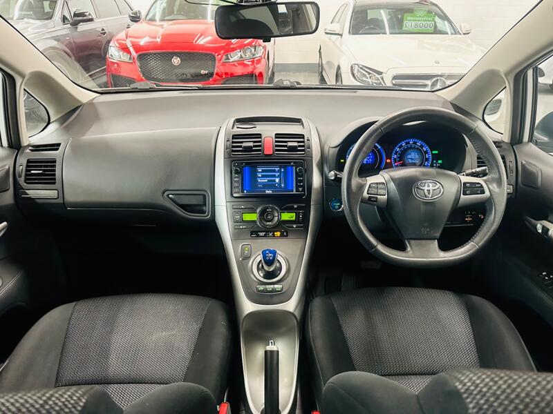 TOYOTA AURIS