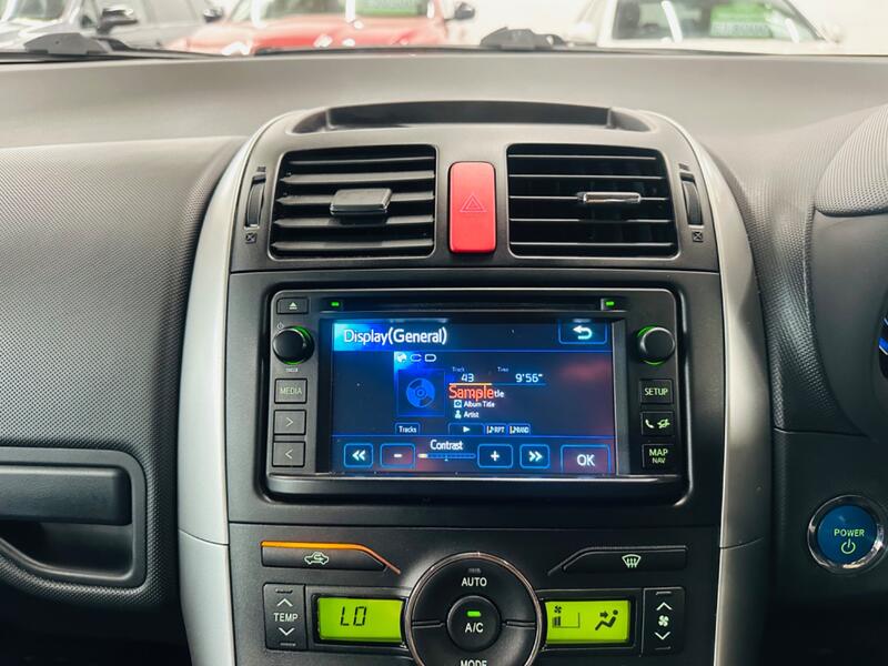 TOYOTA AURIS