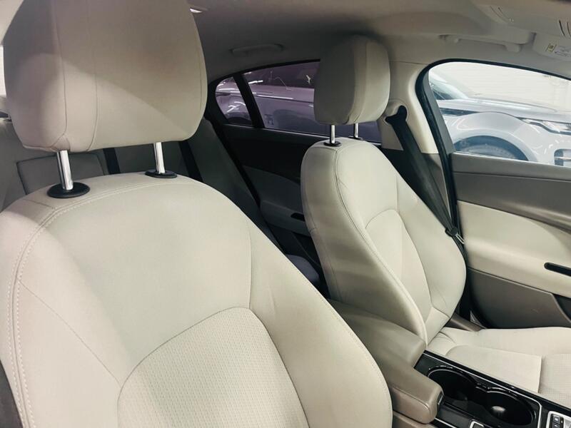 JAGUAR XE