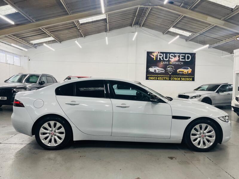 JAGUAR XE