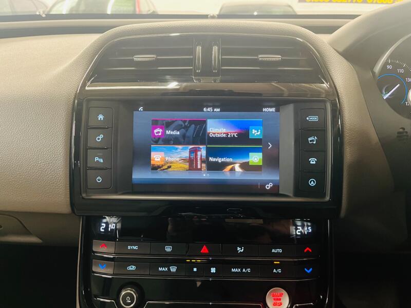 JAGUAR XE