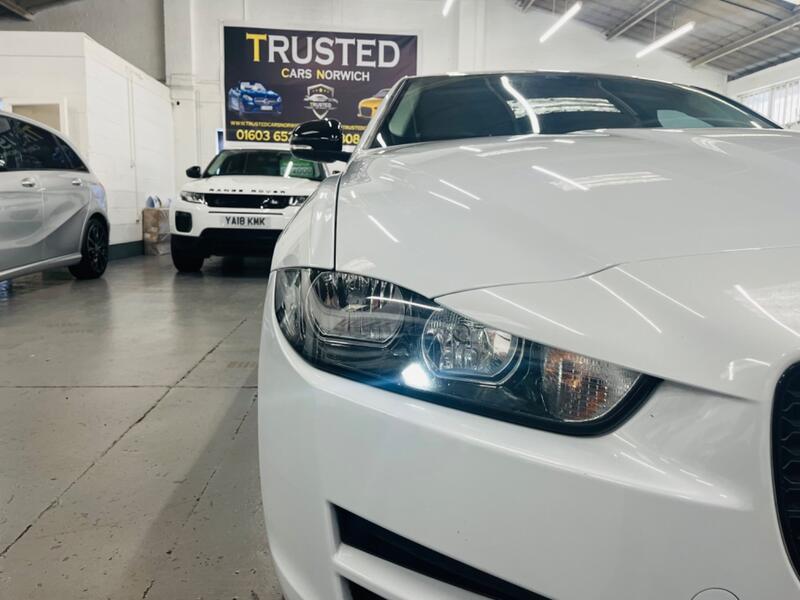 JAGUAR XE