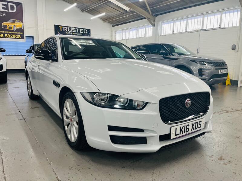 JAGUAR XE