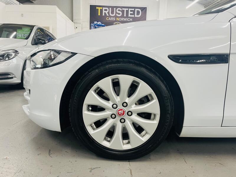JAGUAR XE