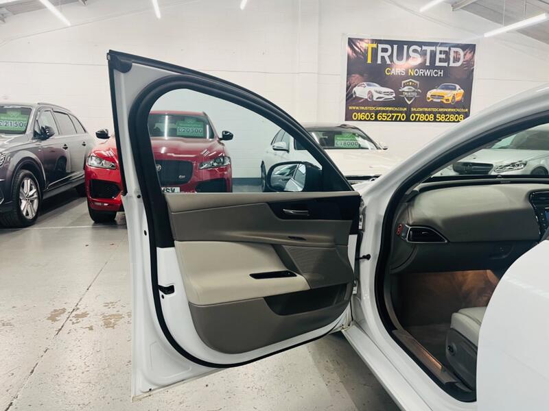 JAGUAR XE