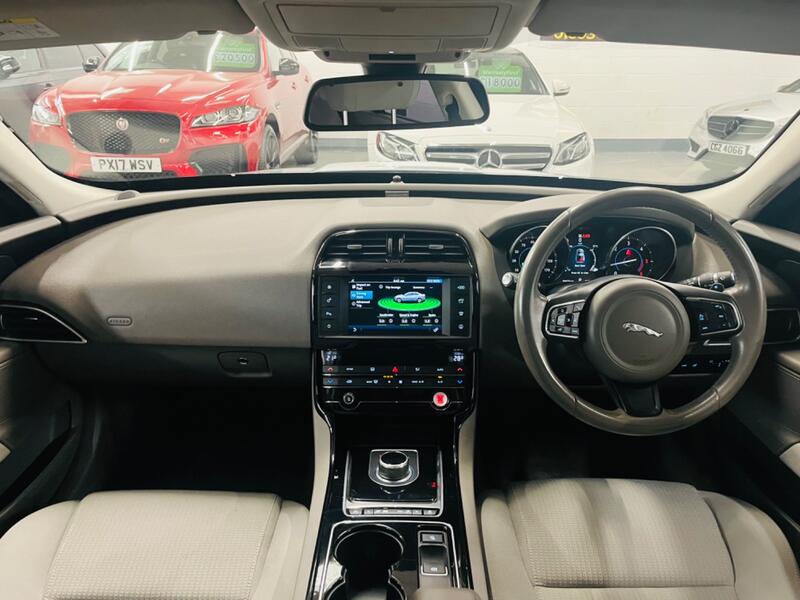 JAGUAR XE