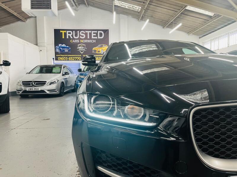 JAGUAR XE