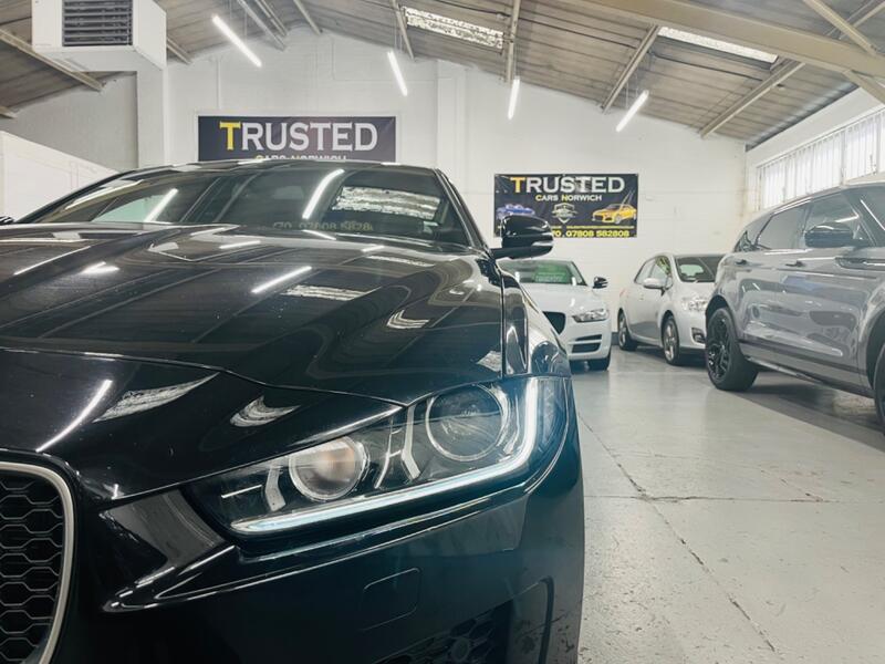 JAGUAR XE
