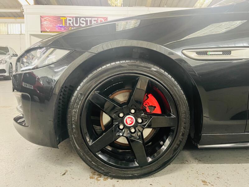 JAGUAR XE