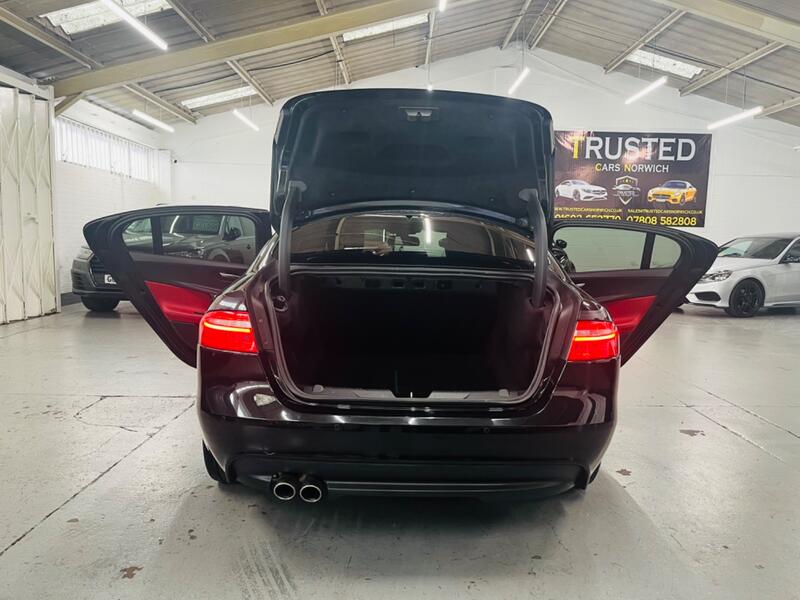 JAGUAR XE