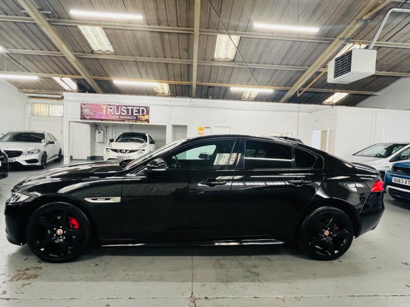 JAGUAR XE