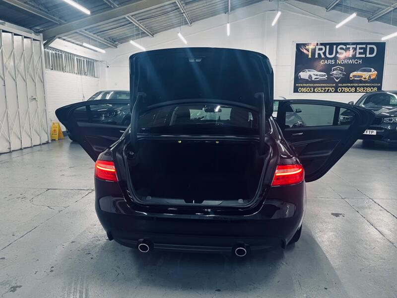 JAGUAR XE